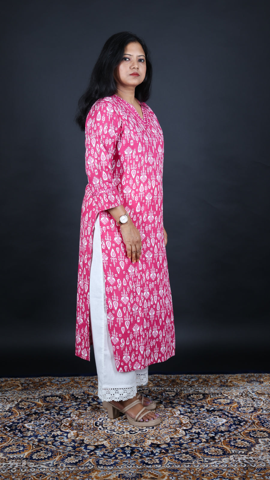 Fuchsia Phool Kurti