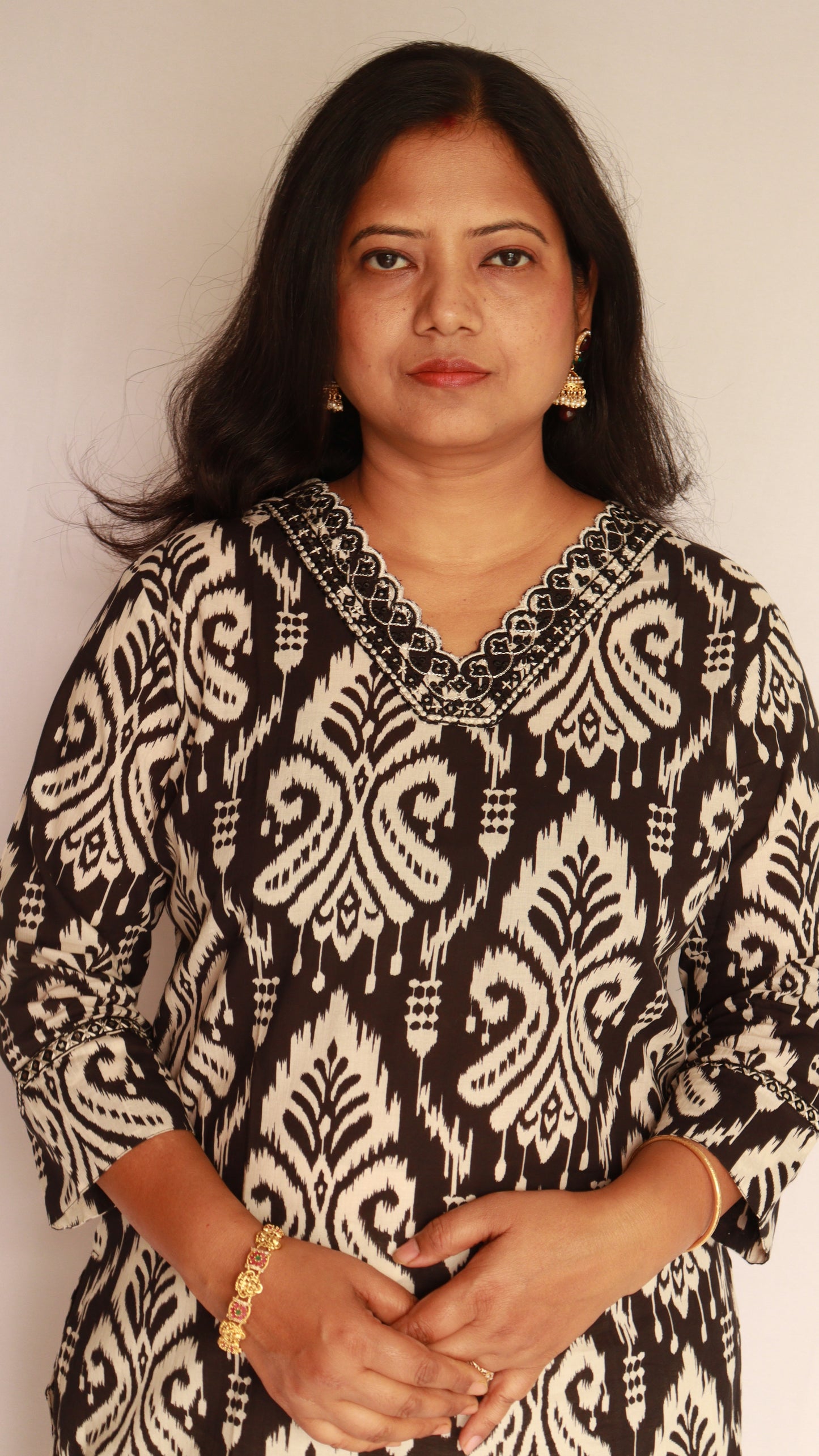 Kaali Chandni Kurti