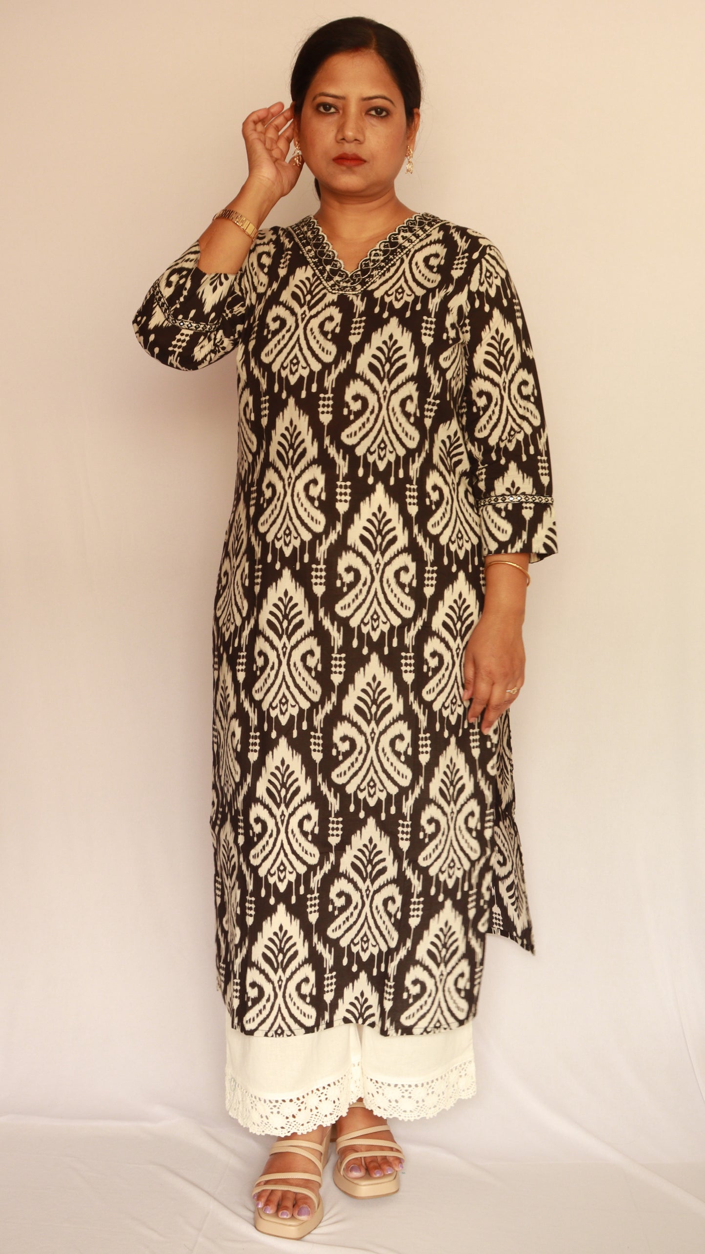 Kaali Chandni Kurti