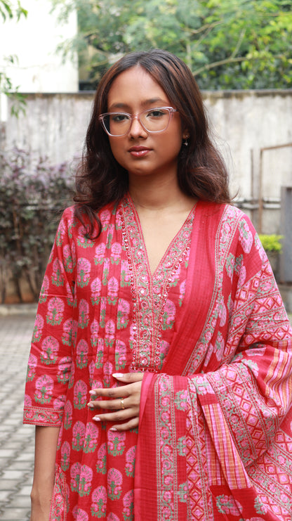 Noor 3-Piece Kurti Set