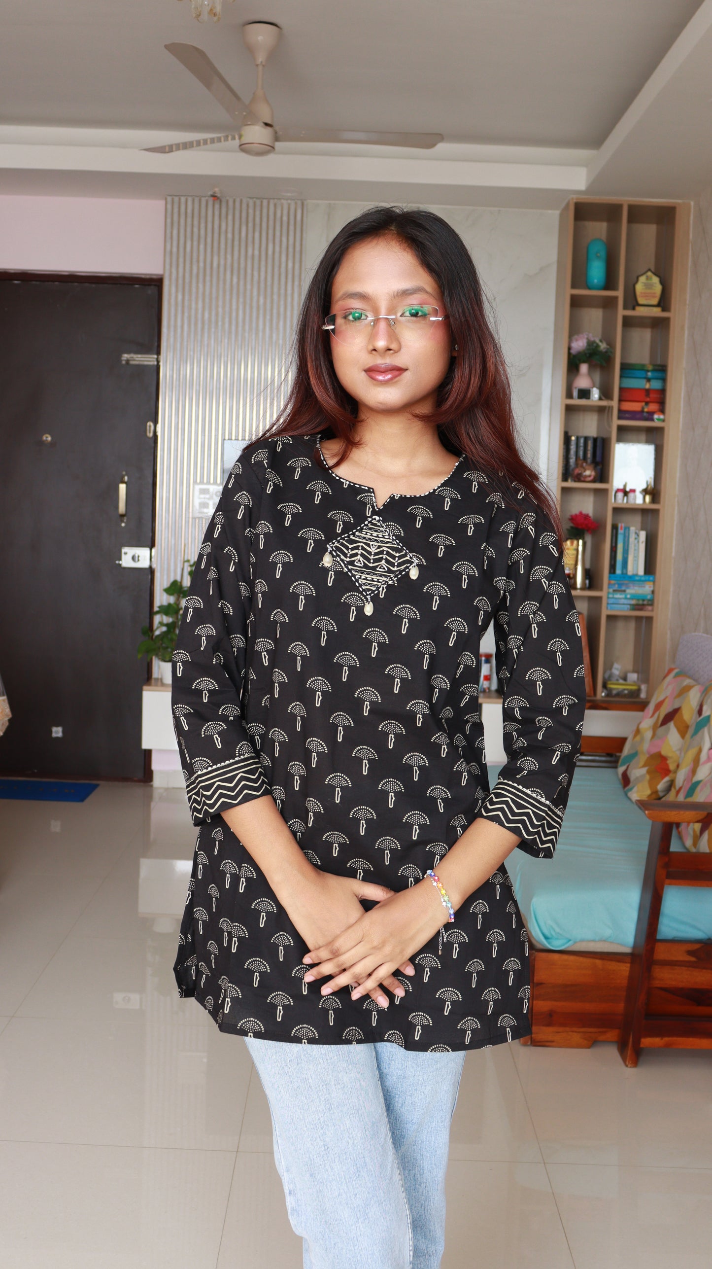 Tvesa Short Kurti - Black