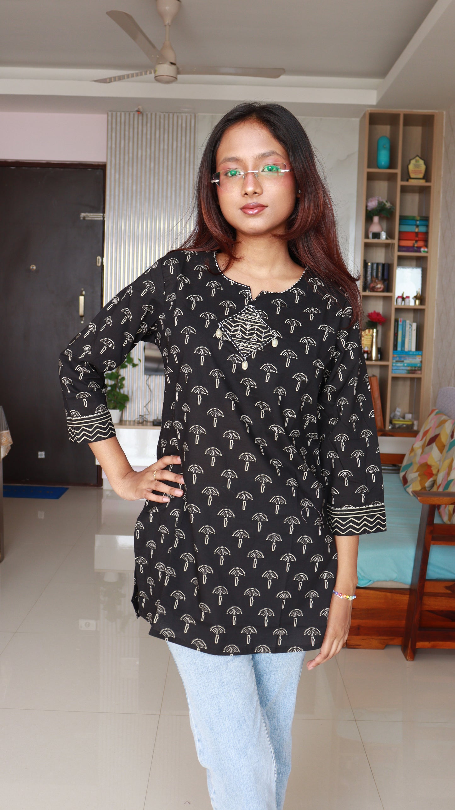 Tvesa Short Kurti - Black